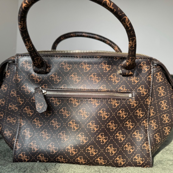 Guess handbag - 65$ - Picture 2 of 4